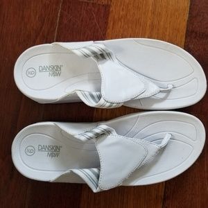 Danskin Now Women's Jodi Sandals White Size 9.5